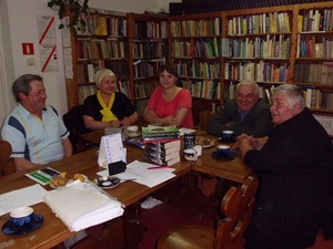 od_lewej_andrzej_pliszka_maria_edwarczyk_izabela_brzkaa_jerzy_prokopenko_teresa_klawikowska.jpg [300x225]