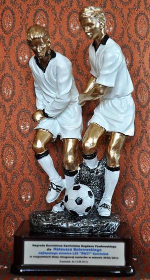 puchar.jpg [300x559]