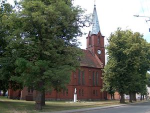kosciol_zmartychwstania_panskiego_w_kuslinie.jpg [300x225]