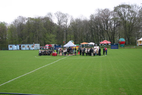 wo060603_stadion1.jpg [472x315]
