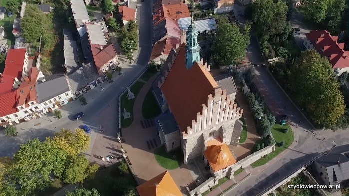 700_02_szydlowiec_kosciol_2jpg [699x393]