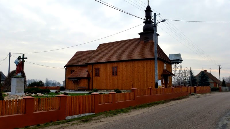 Kadr przedstawia kościół św. Mateusza...
