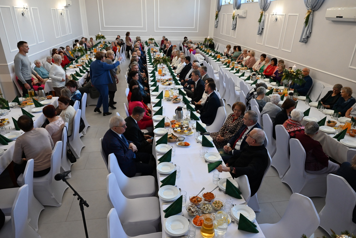 Sala ośrodka kultury wypełniona...