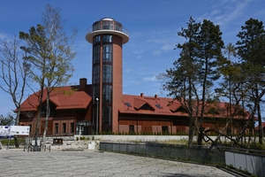Rybaczówka przy wejściu na plażę w Dębkach [300x200]