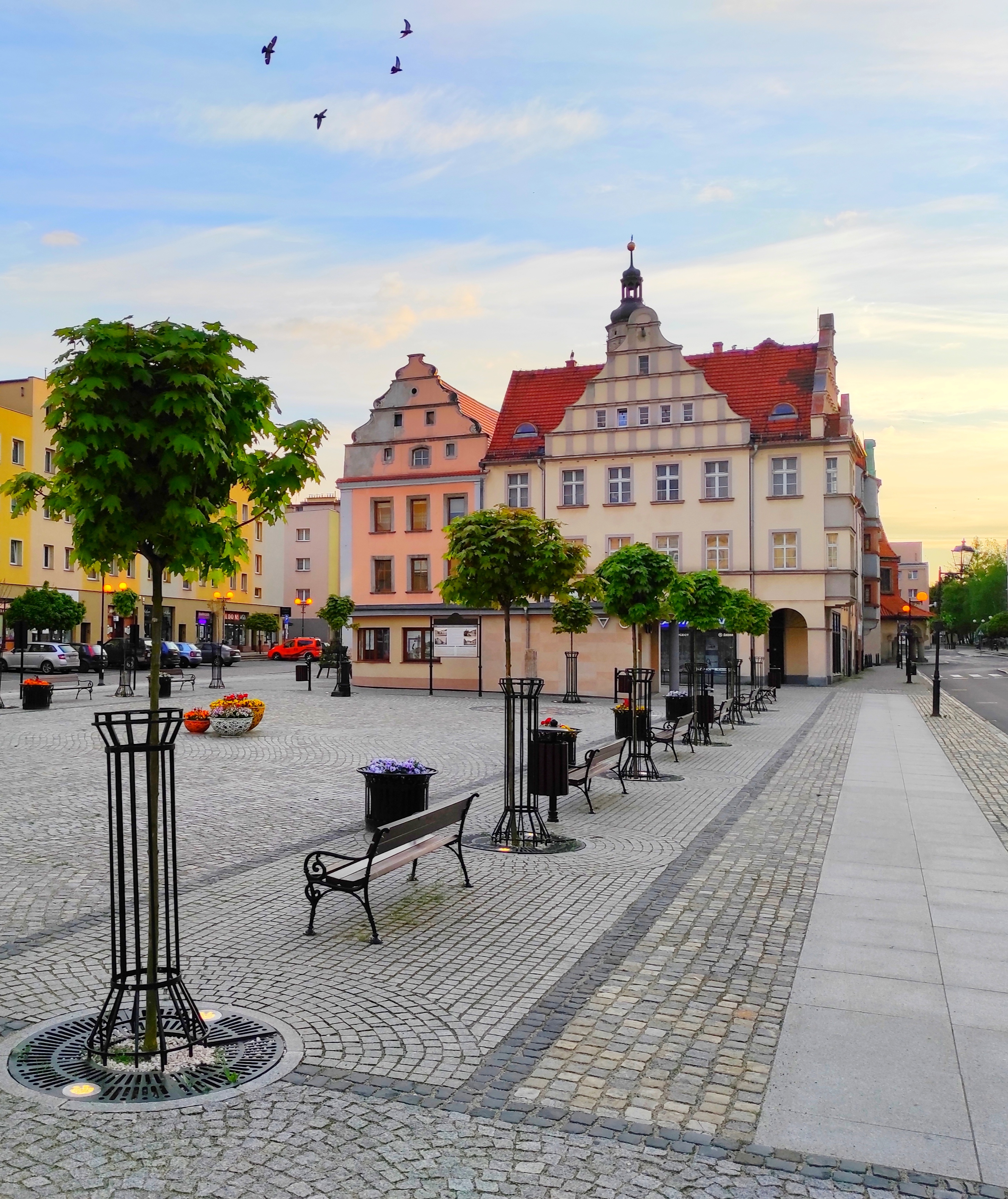 Lwówecka Informacja Turystyczna Dolny Rynek Plac Wolności [2911x3462]