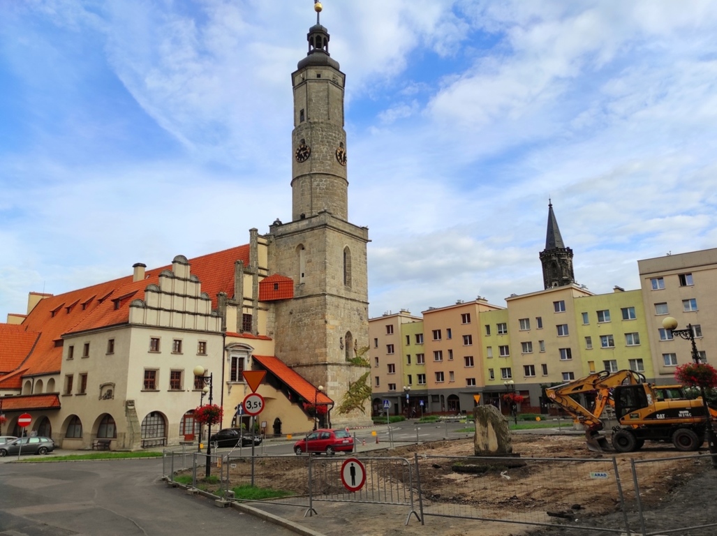 UTRUDNIENIA NA RYNKU W LWÓWKU ŚLĄSKIM