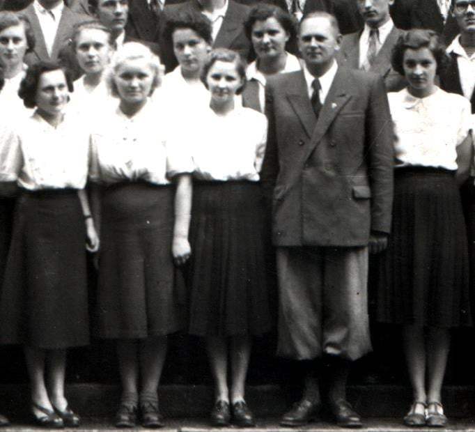 Rok 1953, z lewej Zofia Sadownik - Pani profesor od matematyki
