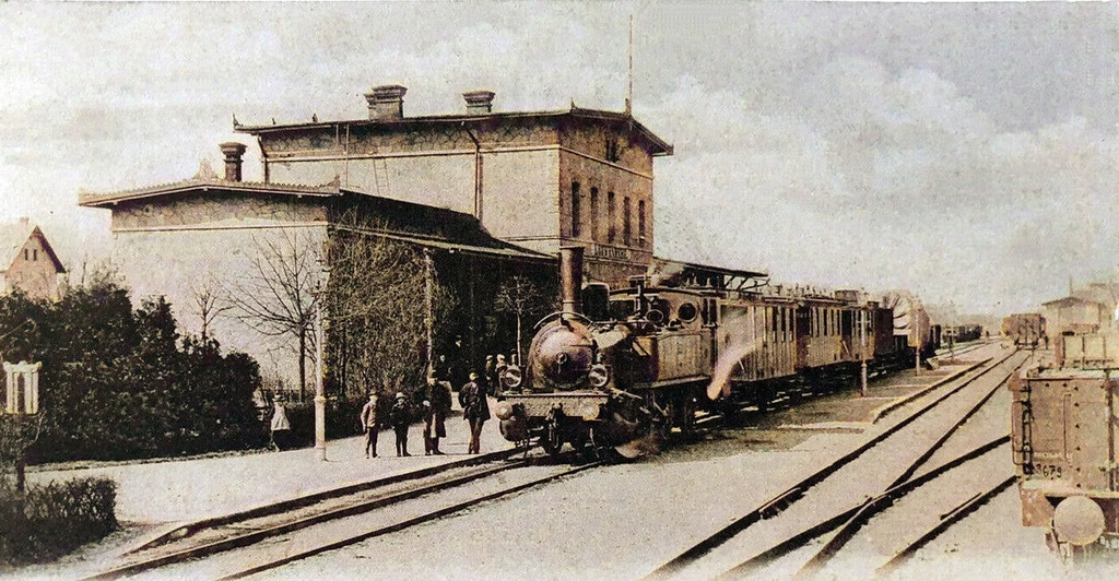 dworzec_w_lwowku_ok_1900_r.jpg dworzec_w_lwowku_ok_1900_r.jpg