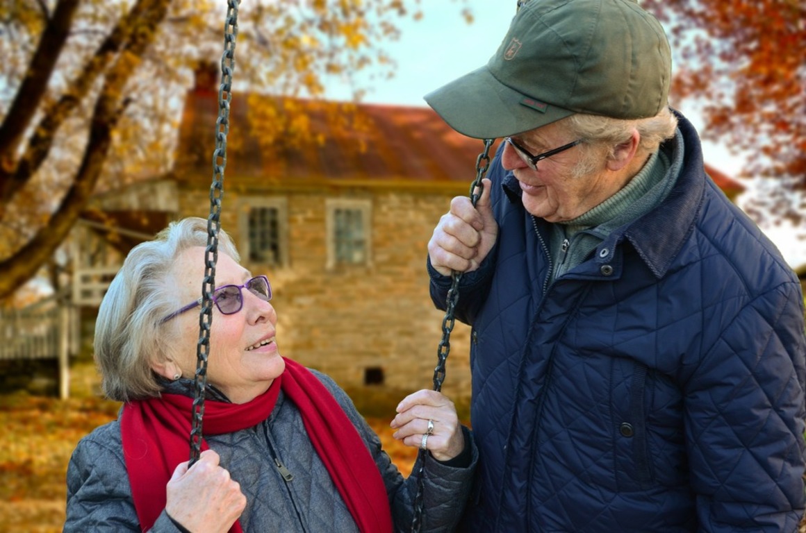 oldpeople616718_1920.jpg