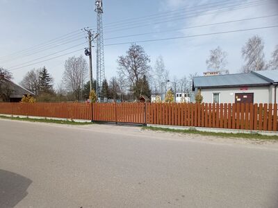 Wykonanie ogrodzenia placu zabaw w Ochudnie