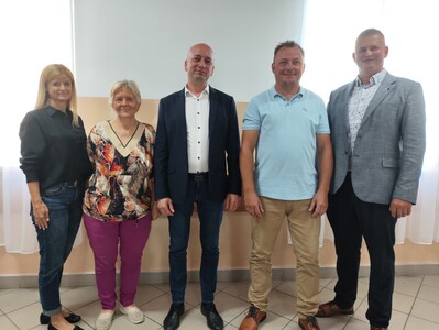 Zdjęcie - od lewej Tatiana Stefaniak, Ewa Franek, Tomasz Pawlak, Adrian Michalak, Łukasz Gadomski