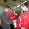 Wręczenie medali za III miejsce w piłce ręcznej kobiet dla Kęsowa - Hala sportowa w Gostycynie