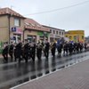 Przemarsz do kościoła parafialnego na Mszę Świętą.