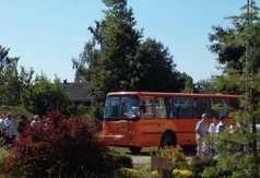 Przekazanie autobusu szkolnego dzieciom ze Szkoły Podstawowej w