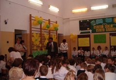 Uroczyste zakończenie roku szkolnego 2004/2005 w Szkole Podstawo