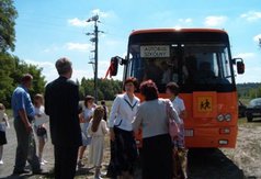 Przekazanie autobusu szkolnego dzieciom ze Szkoły Podstawowej w