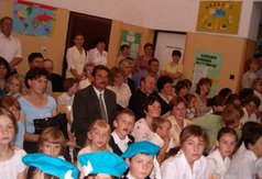 Uroczyste zakończenie roku szkolnego 2004/2005 w Szkole Podstawo