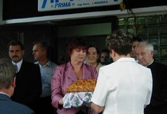 Chleb - dar tegorocznych plonów przekazany na ręce Wójta