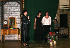 Z rąk Dyrektora Zespołu Szkół w Kwiatkowicach koordynatorzy proj