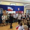 Brzeźno Wielkie. Uczniowie z Publicznej Szkoły Podstawowej podczas patriotycznego święta (link otworzy duże zdjęcie)