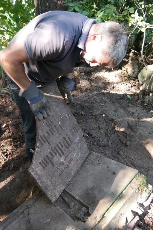 cmentarz_4.jpg cmentarz_4.jpg