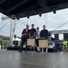 Zdjęcie przedstawia dekorację uczestników biegu dożynkowego