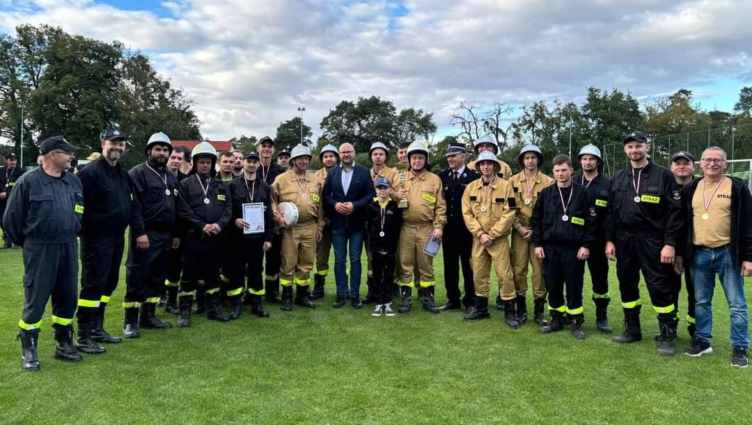 461742877_831466075866022_5402376299816476876_n.jpg [1080x611]