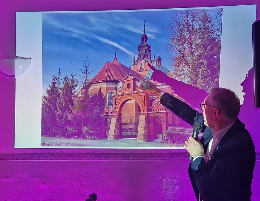 468331358_871792611833368_7524375275542181647_n.jpg [873x678]