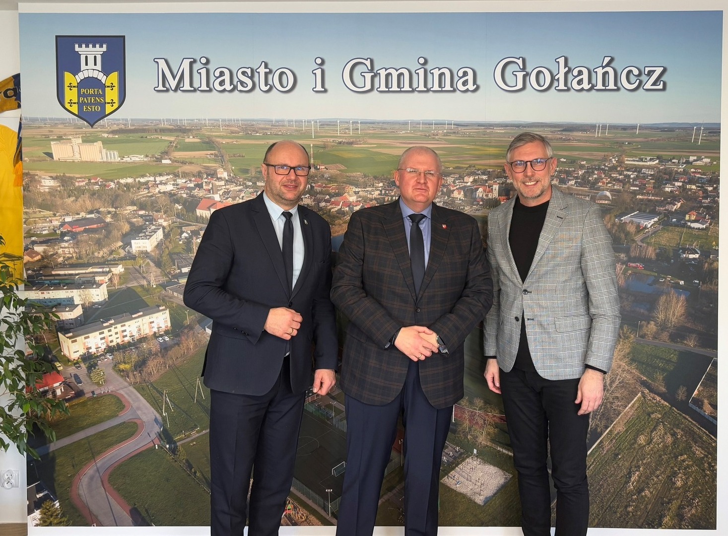 475746954_916920553987240_3181541357656805092_n.jpg [1603x1180]