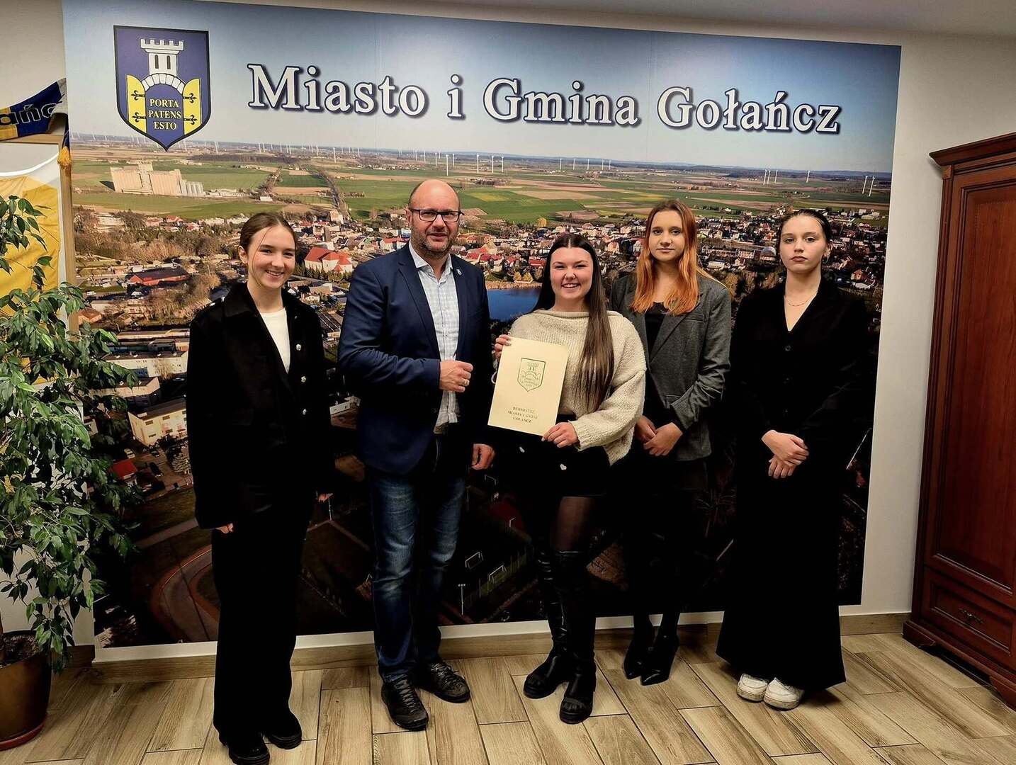 Tu powinien być opis.