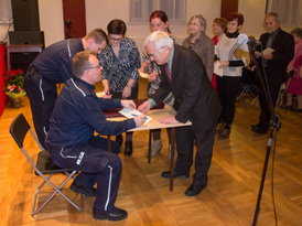 Uczestnicy obchodów X-lecia Uniwersytetu Trzeciego Wieku