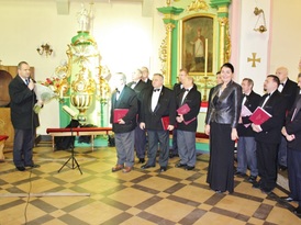 Sekretarz Urzędu Miejskiego przemawia do Chóru Moniuszko