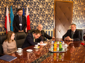 Spotkanie Pana Dominika, jego małżonki oraz przedstawicieli Urzędu miejskiego i organizatorów akcji