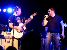 Zespół Pączki w Tłuszczu podczas występu