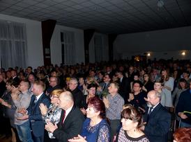 Przybyli na koncert goście zebrani w sali Żnińskiego Domu Kultury