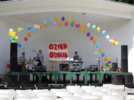 Koncert w Żnińskim amfiteatrze z okazji Dnia Dziecka