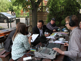 Doradca burmistrza Żnina ds. rozwoju lokalnego podczas wywiadu dla Radia Gniezno