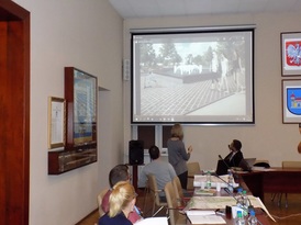 Prezentacja przedstawiana na auli Urzędu Miejskiego w Żninie