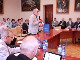 Profesor Janusz Ostoja-Zagórski podczas przemówienia