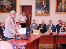 Profesor Janusz Ostoja-Zagórski podczas przemówienia