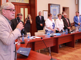 Profesor Janusz Ostoja-Zagórski podczas przemówienia