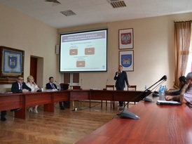 Burmistrz Żnina podczas przemówienia