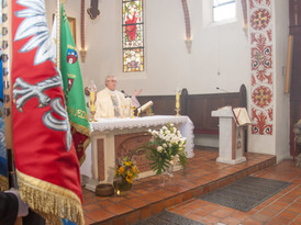 Ksiądz proboszcz Stanisław Talaczyński podczas Mszy Świętej w kościele pw. NMP KP