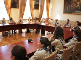 Ukraińscy harcerze zebrani na auli Urzędu Miejskiego