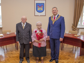 Para jubilatów wraz burmistrzem Żnina
