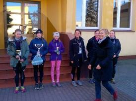 Zdjęcie wyróżnionych w biegu zawodników