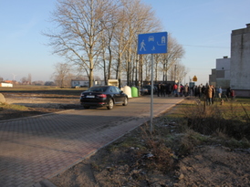 Widok na świeżo wybudowaną drogę w Cerekwicy