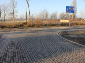 Widok na świeżo wybudowaną drogę w Cerekwicy