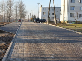 Widok na świeżo wybudowaną drogę w Cerekwicy