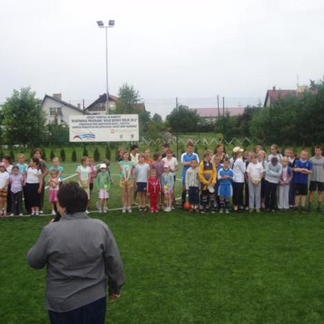 Zdjęcie z galerii Półkolonie - Dzień na ORLIKU